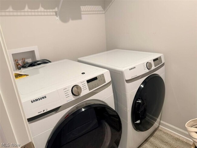 Building Photo - 863 River Run Rd