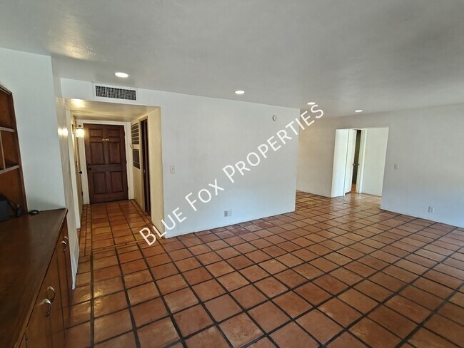 Building Photo - 2781 W Calle Carapan