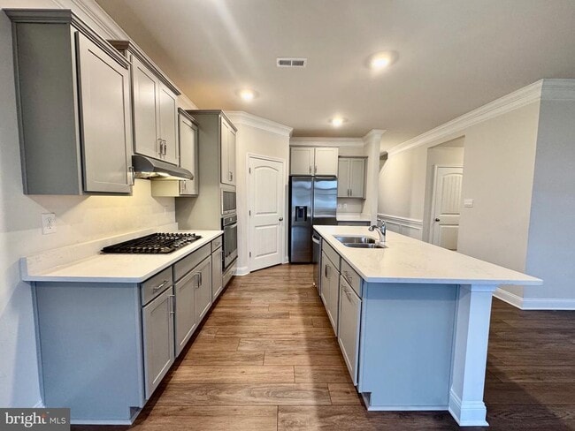 Building Photo - 33016 Blue Iris Rd