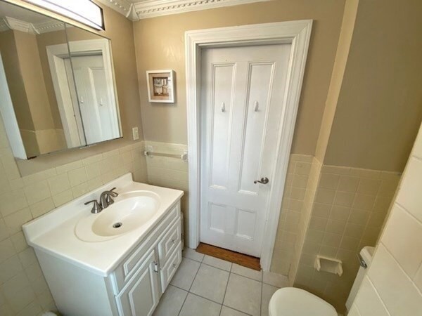 Building Photo - 369 Savin Hill Ave