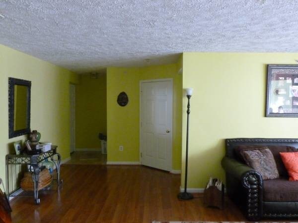 Building Photo - 5610 Avonshire Pl