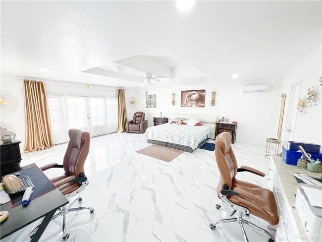 Building Photo - 23 Western Rd