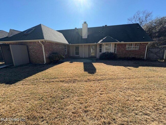 Building Photo - 3 Bed/2 Bath Home in North Place on Madison