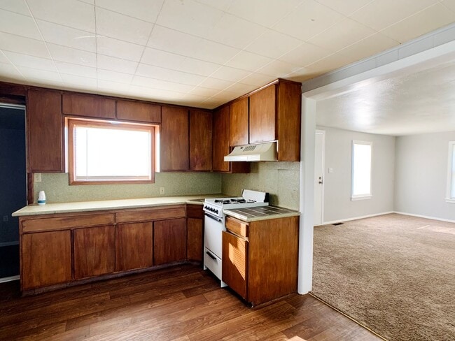 Building Photo - 1900 W Division