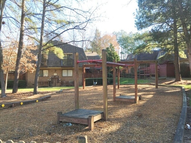 Building Photo - Spacious 3 bedroom in Finley Forest offers convenient location and neighborhood amenities