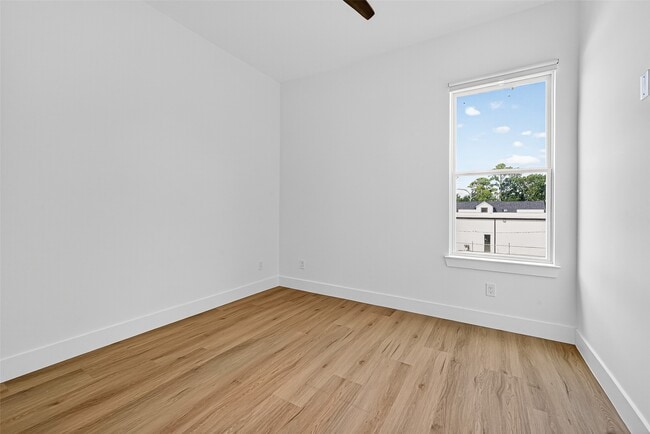 Building Photo - 6427 Lamayah St
