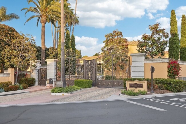 Building Photo - OCEAN VIEW CUSTOM BUILT LUXURY ESTATE