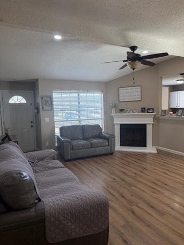 Building Photo - 604 Red Coat Ln