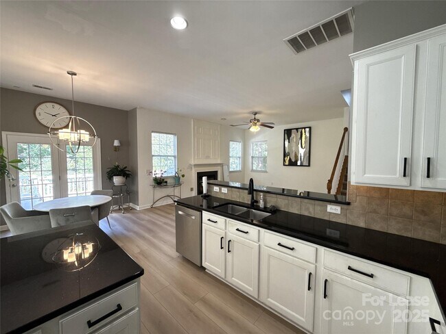 Building Photo - 8112 Calistoga Lane