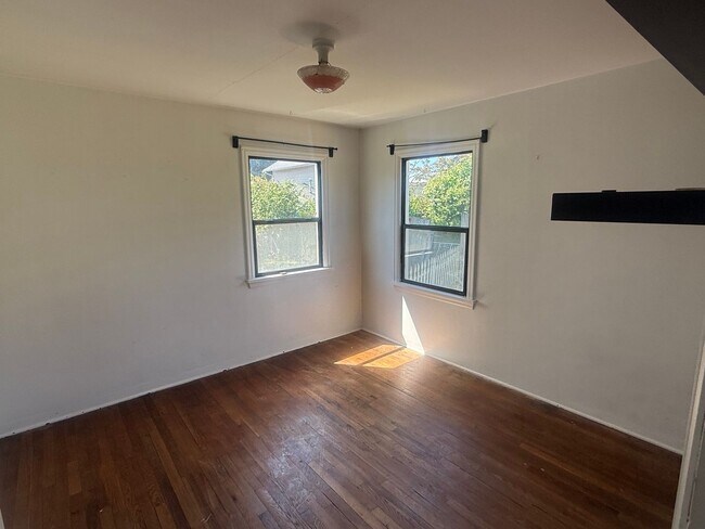 Building Photo - Sedro Woolley Two Bedroom With Large Shop