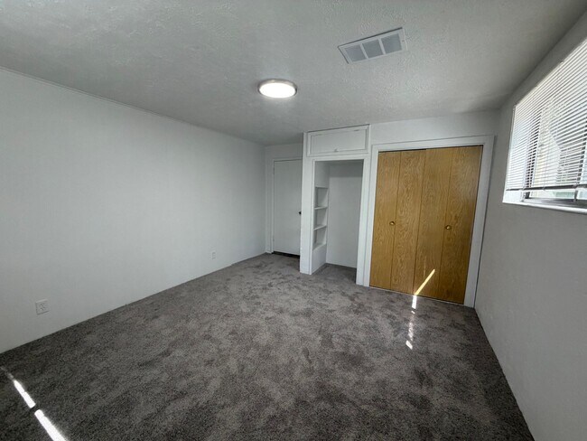 Building Photo - 4132 S Carter Cir