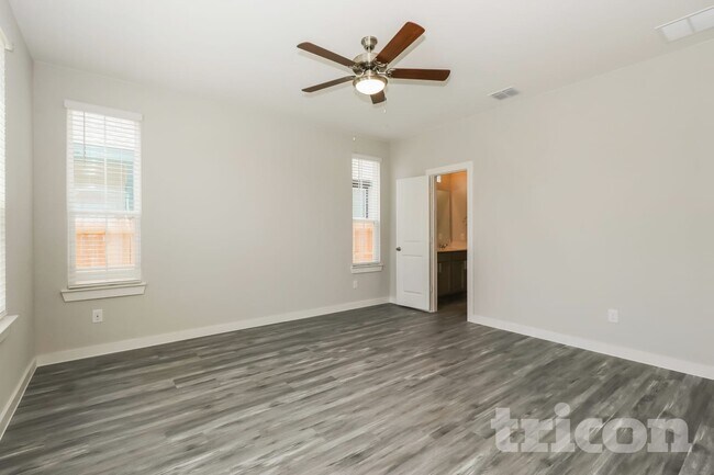 Building Photo - 612 Foxtail Agave St