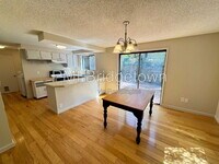 Building Photo - 702 SW 6th Ct