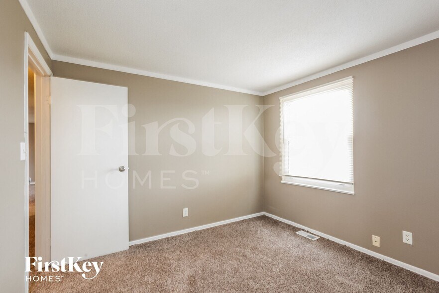 Building Photo - 9015 Caminito Ct