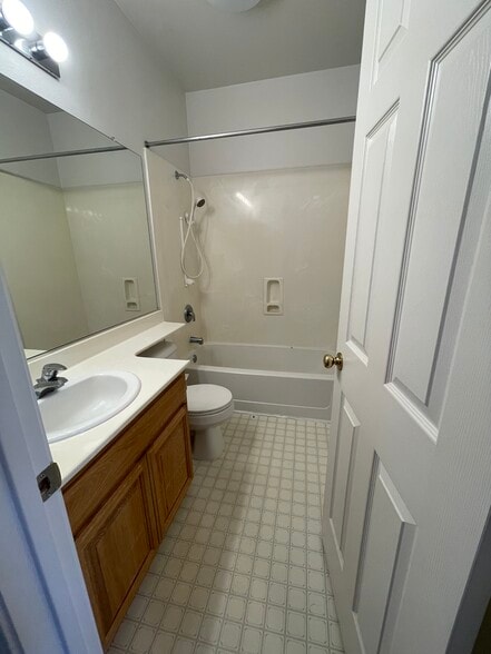 Building Photo - 1117 Yates Way