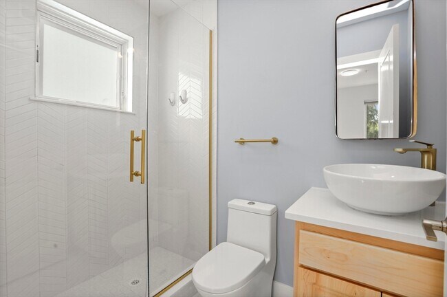 Building Photo - 42 Dennis St