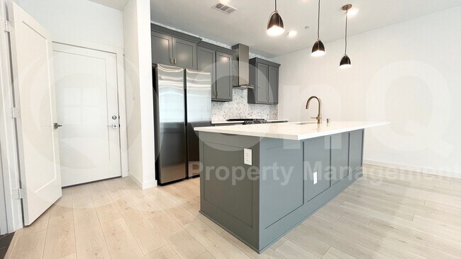 Building Photo - 820 Cavitt Ct