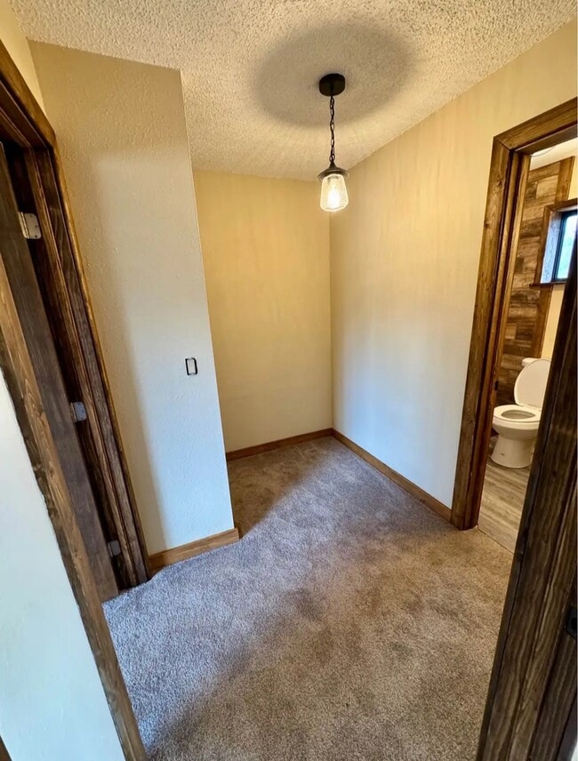 Building Photo - 587 E Golf Pl