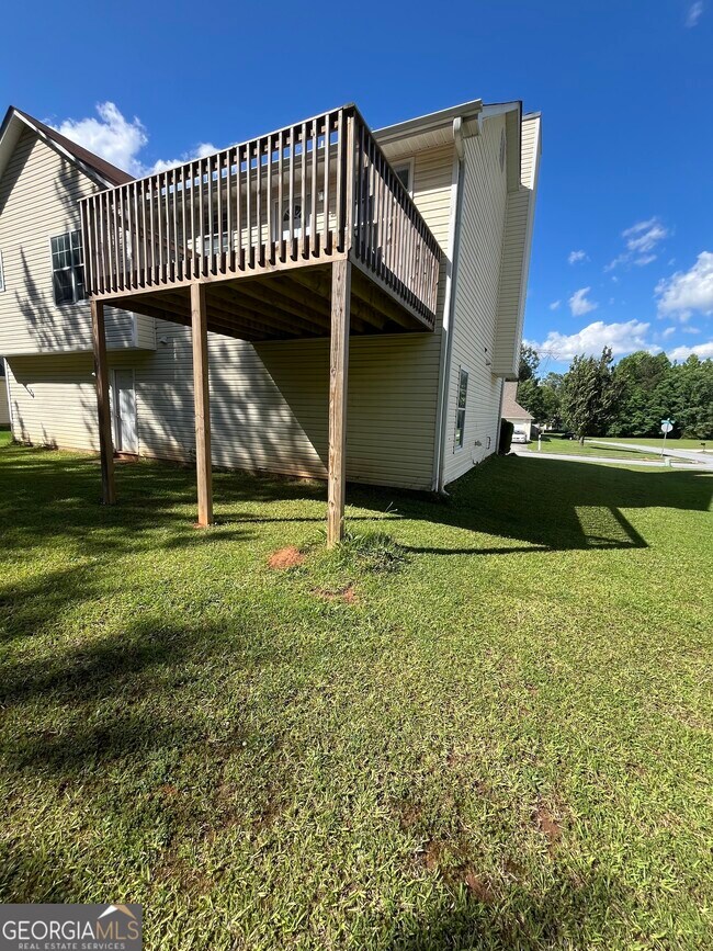 Building Photo - 506 Rosewood Cir