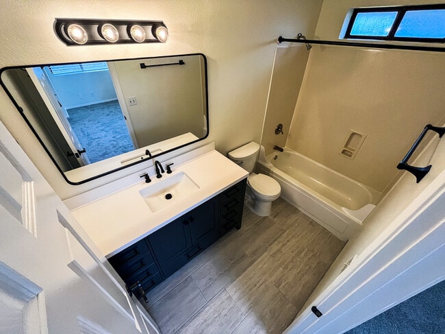 Building Photo - 3100 W Sheila Dr