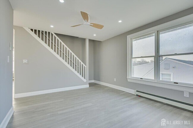 Building Photo - 36 2nd Ave