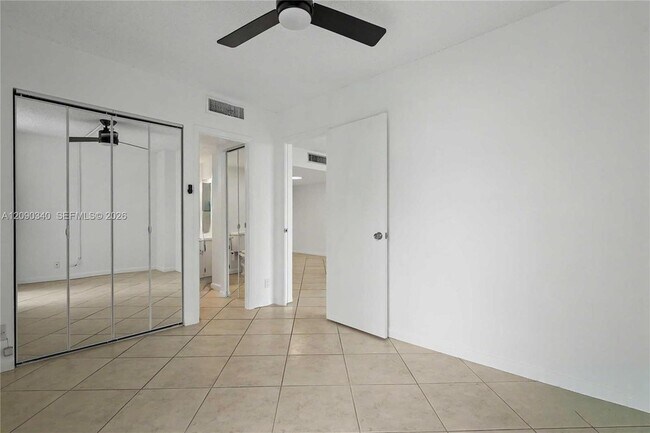 Building Photo - 20335 W Country Club Dr