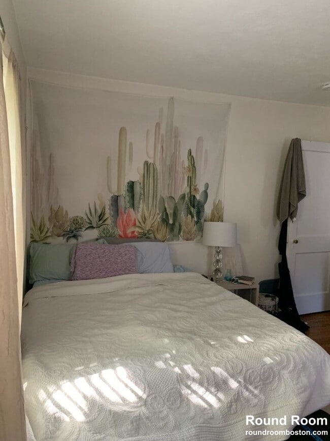 Primary Photo - 28 Brock St