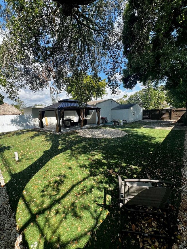 Building Photo - 1270 SW 29th St