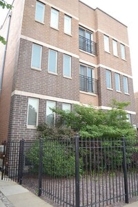Building Photo - 3359 S Ashland Ave