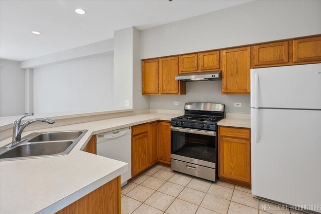 Building Photo - 2553 Carrolwood Rd