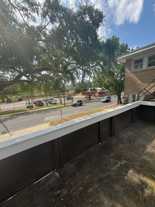 Building Photo - Cute 1 bedroom apartment!