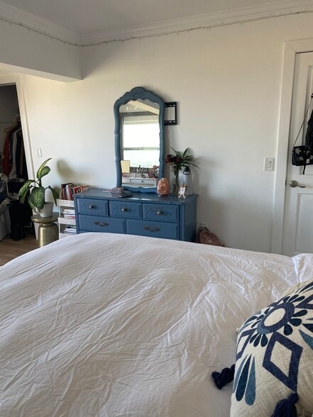 Building Photo - 3910 Cody Rd