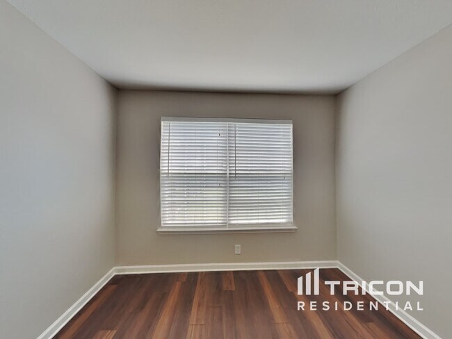 Building Photo - 820 Chickamauga Dr