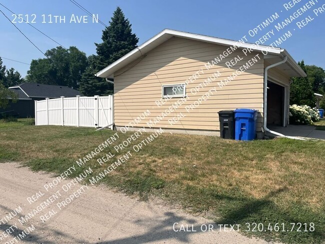 Building Photo - 2512 11th Ave N