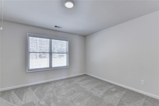 Building Photo - 1661 Silver Crst Wy