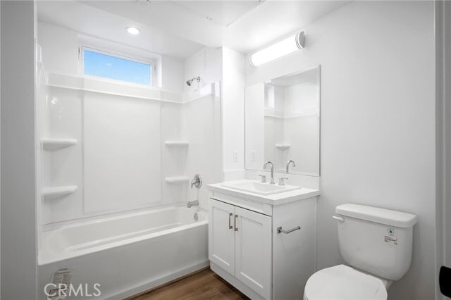 Building Photo - 10657 Moorpark St