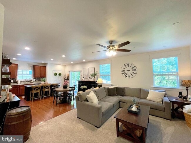 Building Photo - 519 Gate Dancer Ct