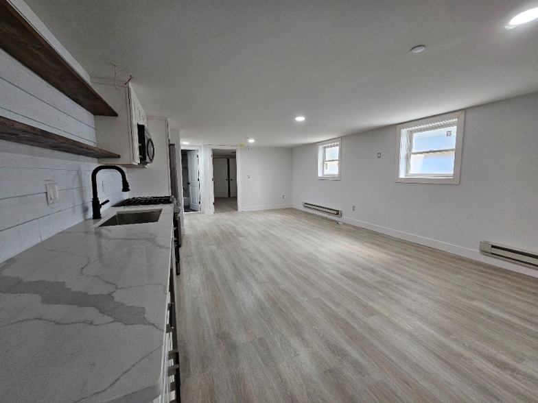 Building Photo - 90 Shrewsbury Ave