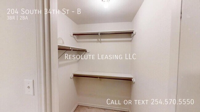 Building Photo - 204 S 34th St