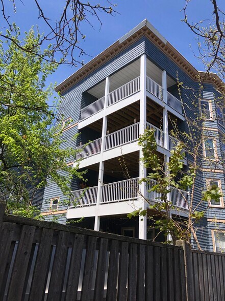 Building Photo - 268 Broadway