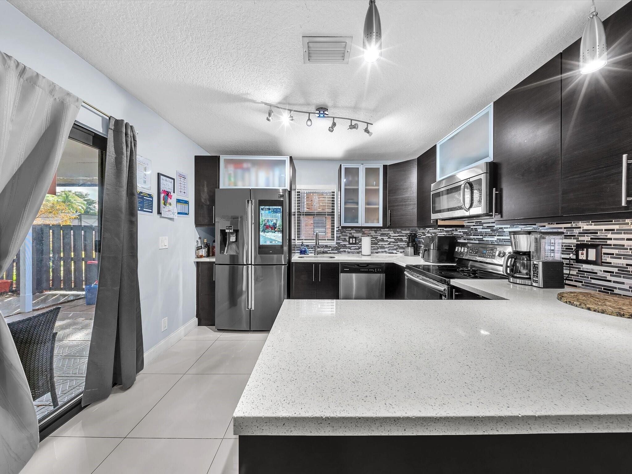 Building Photo - 2496 NW 99th Ave