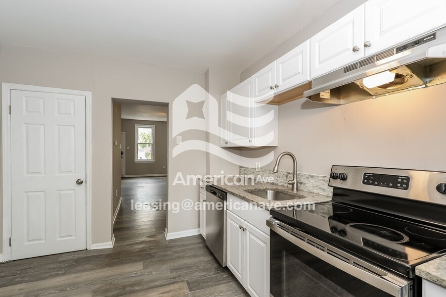 Building Photo - 5025 Jackson St