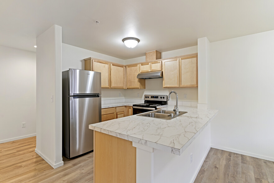 Primary Photo - McKenzie Apartments