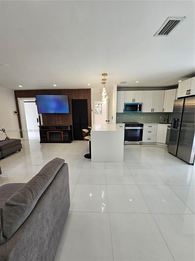 Building Photo - 1421 NW 65th Terrace