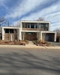 Building Photo - Silver Maple Stunning