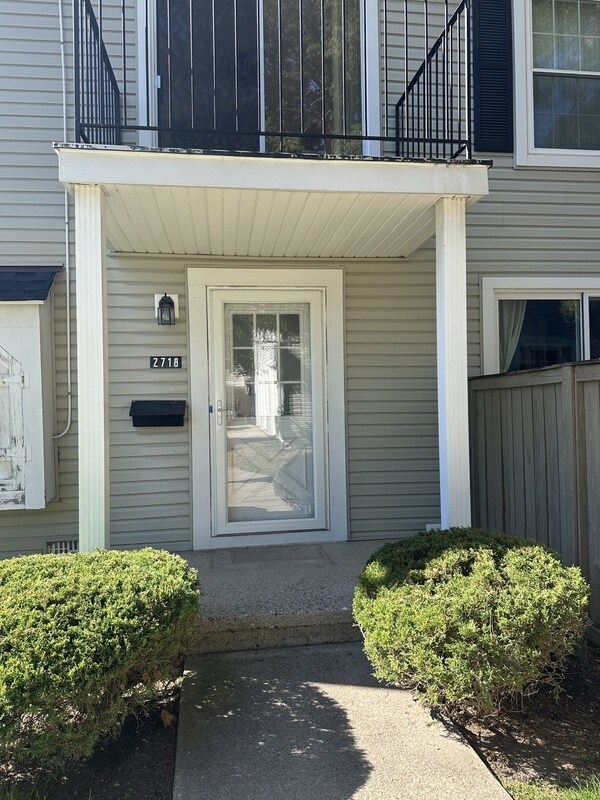 Building Photo - 2718 Glenbridge Ct