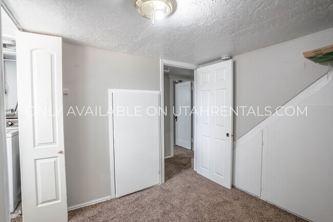 Building Photo - 1815 Sandhill Rd