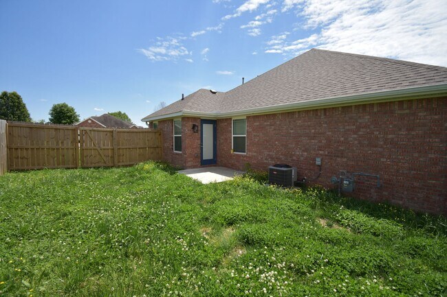 Building Photo - 820 Hindman Dr