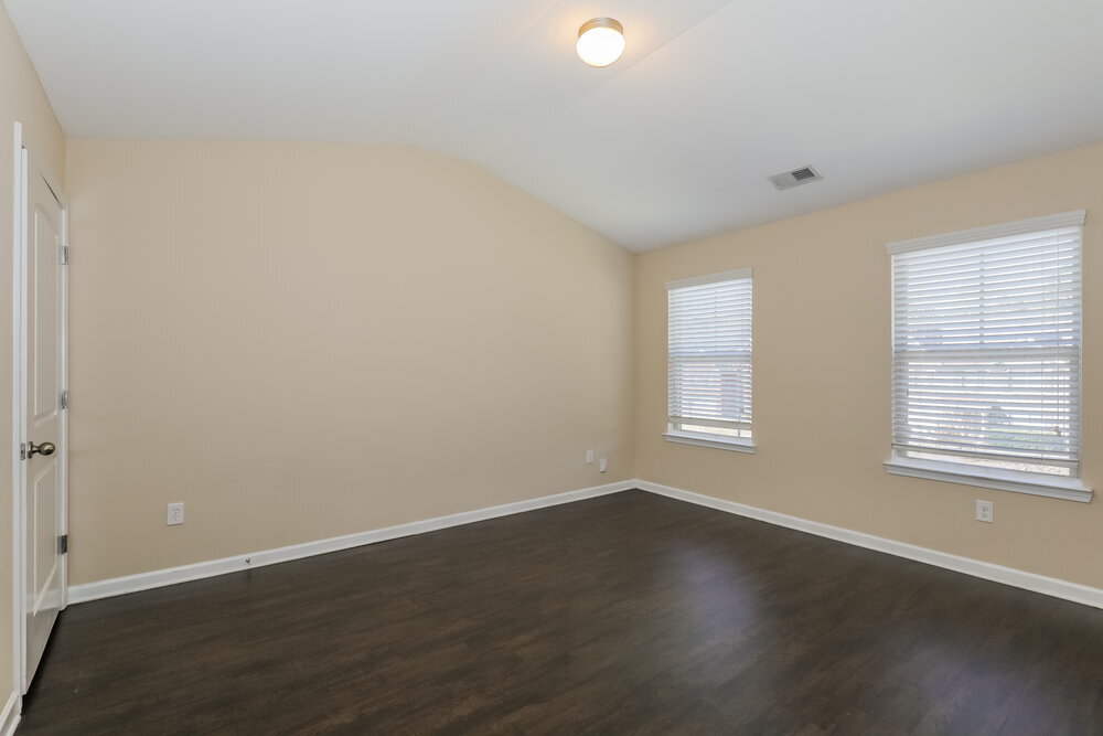 Building Photo - 705 Yukon Way