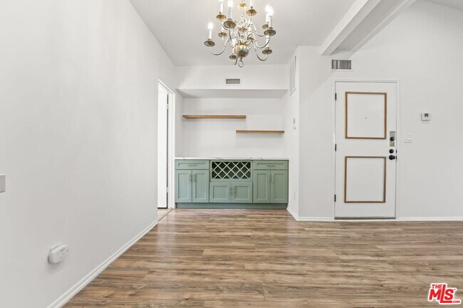 Building Photo - 5500 Lindley Ave